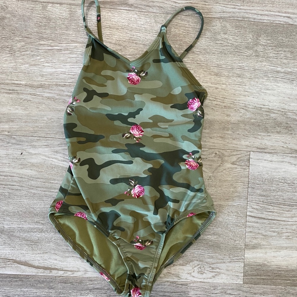 Gap swimsuit